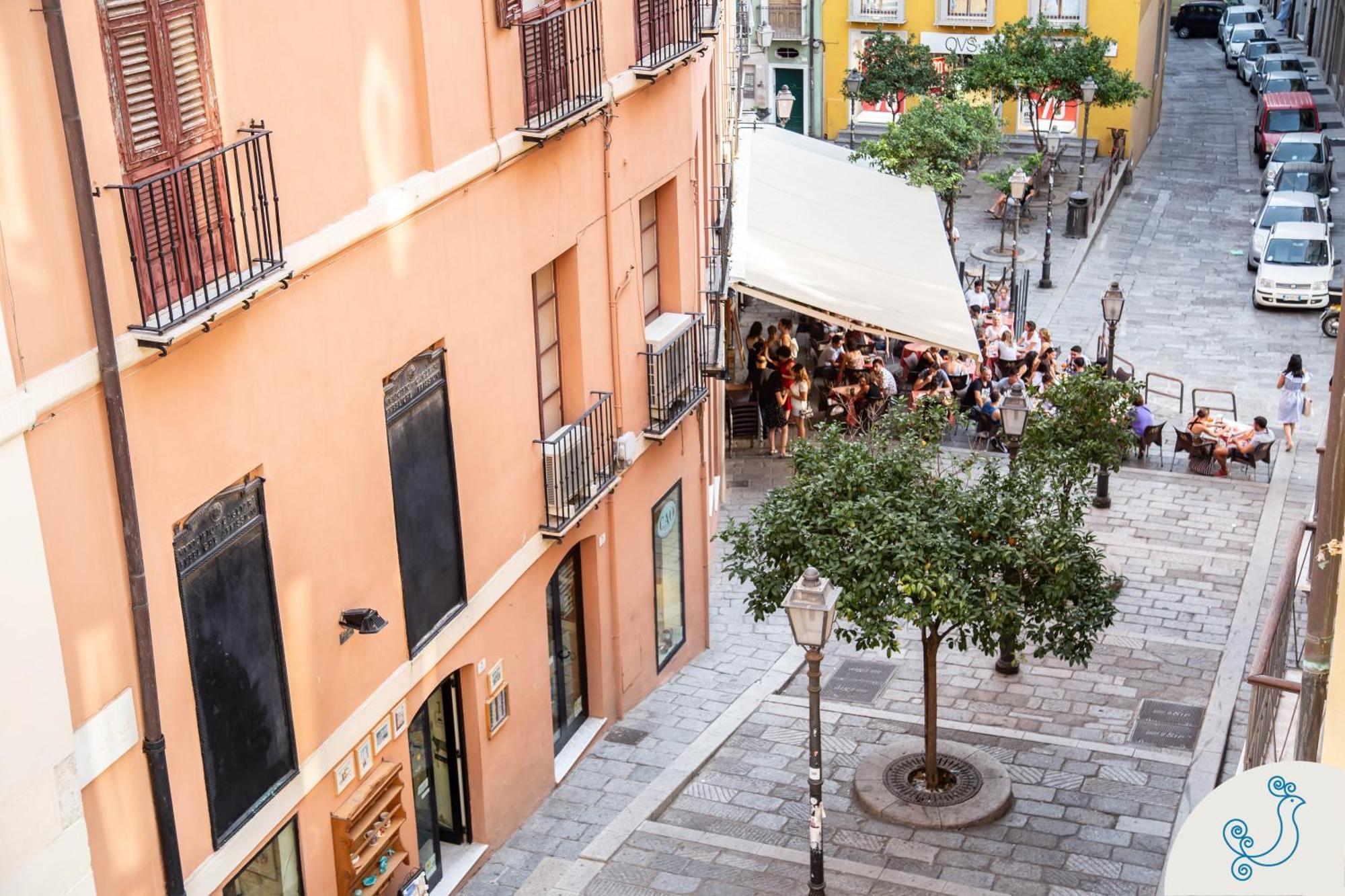 Manno 81 - Charming Historic Apartment Cagliari Exterior photo